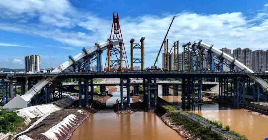 鸟瞰建设中的平陆运河